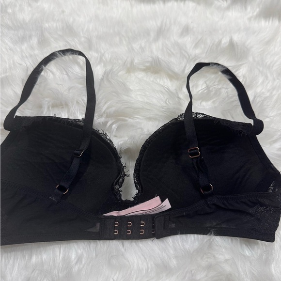 Victorias Secret Elegant Black Lace Bra and Pink Panty Set - Picture 9 of 13